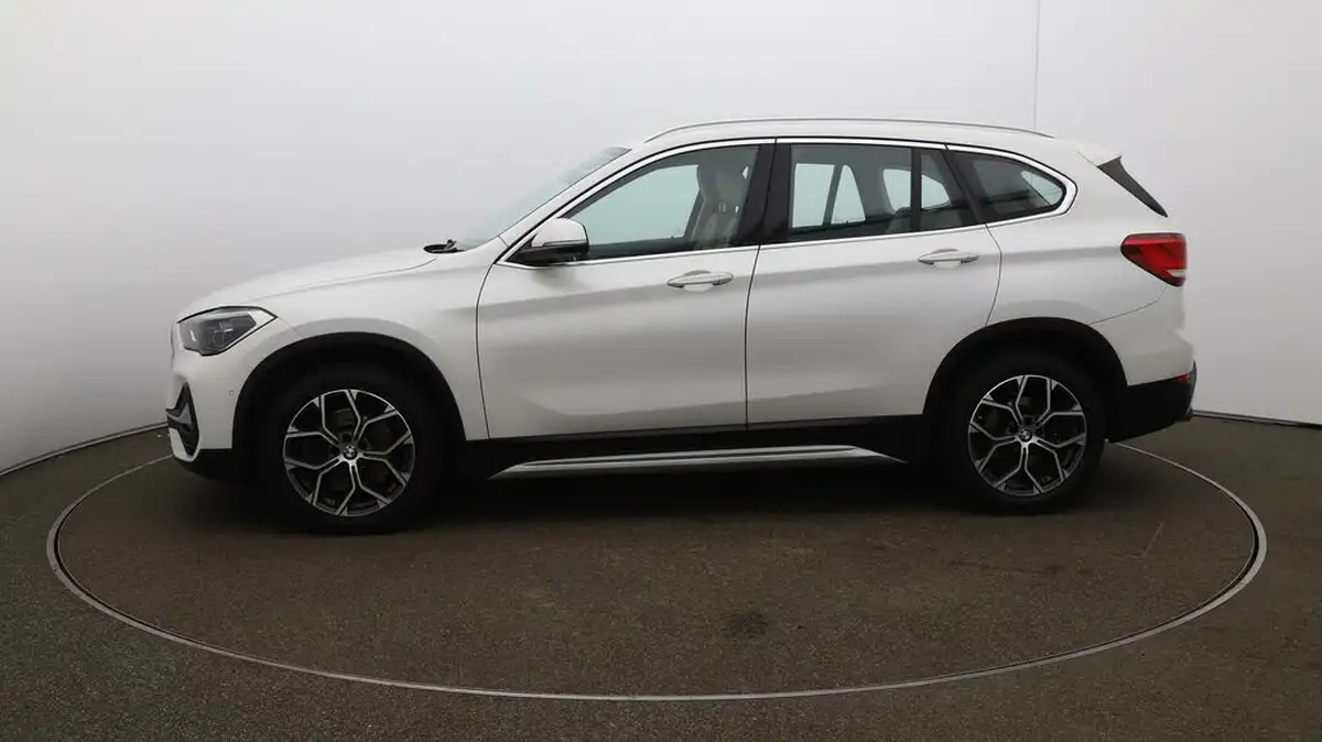 2021-bmw-x1-20-sdrive20i-xline-big-4