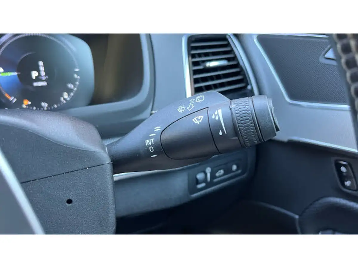 2019-volvo-xc90-20-t8-r-design-390bhp-big-24