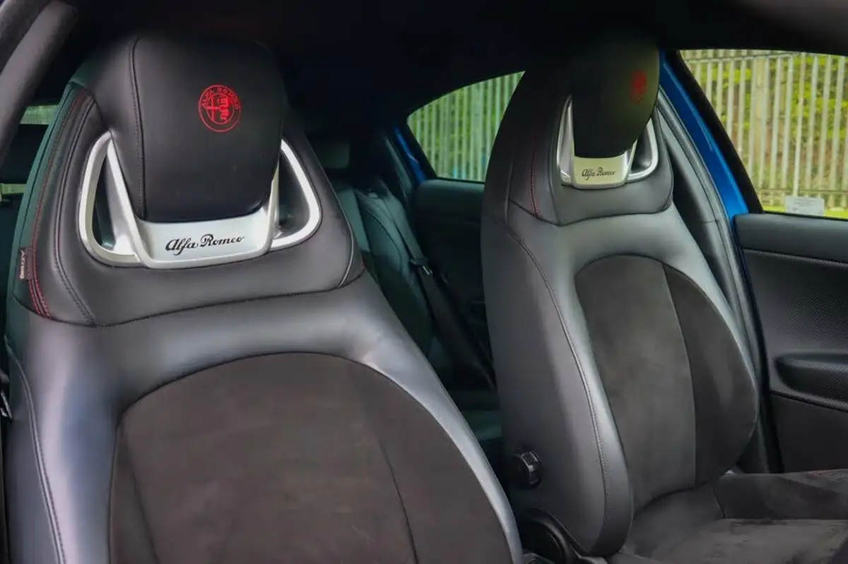 2018-alfa-romeo-giulietta-17-veloce-big-3