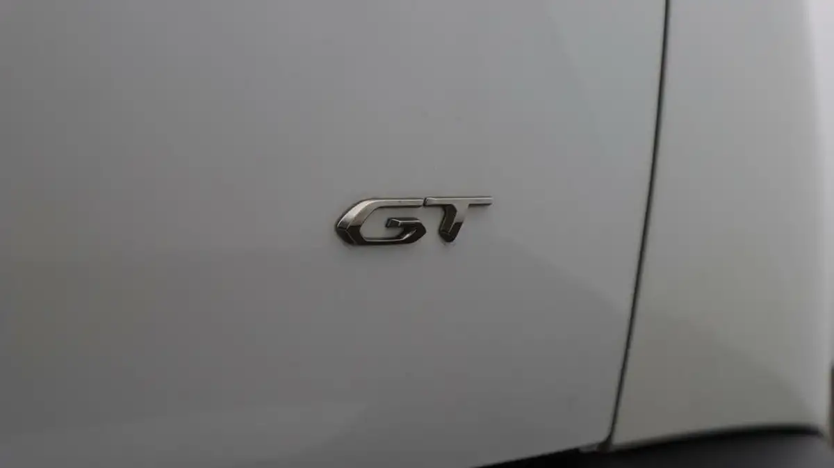 2022-peugeot-2008-suv-12-puretech-gt-big-22