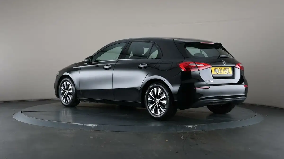 2021-mercedes-benz-a-class-13-a180-se-7g-dct-big-66