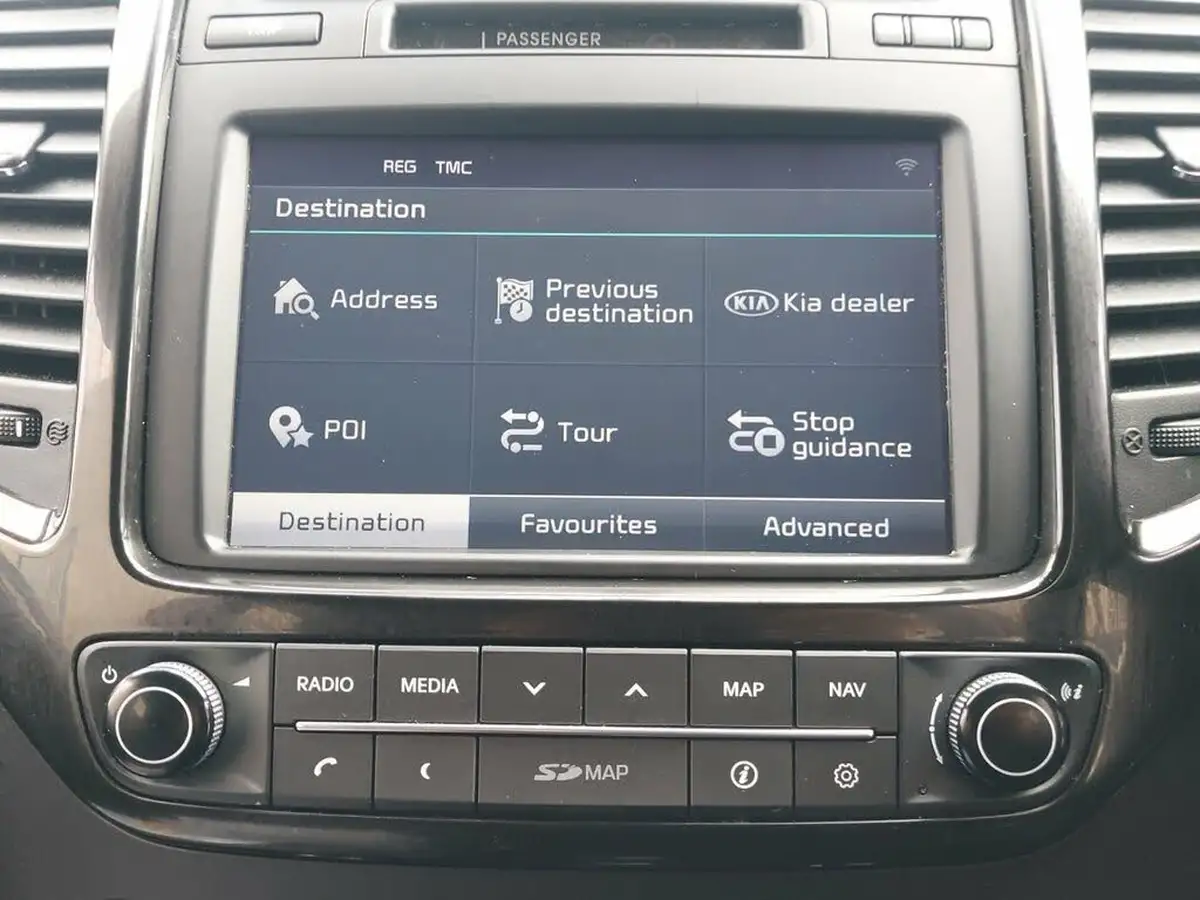 2016-kia-venga-16crdi-3-big-30