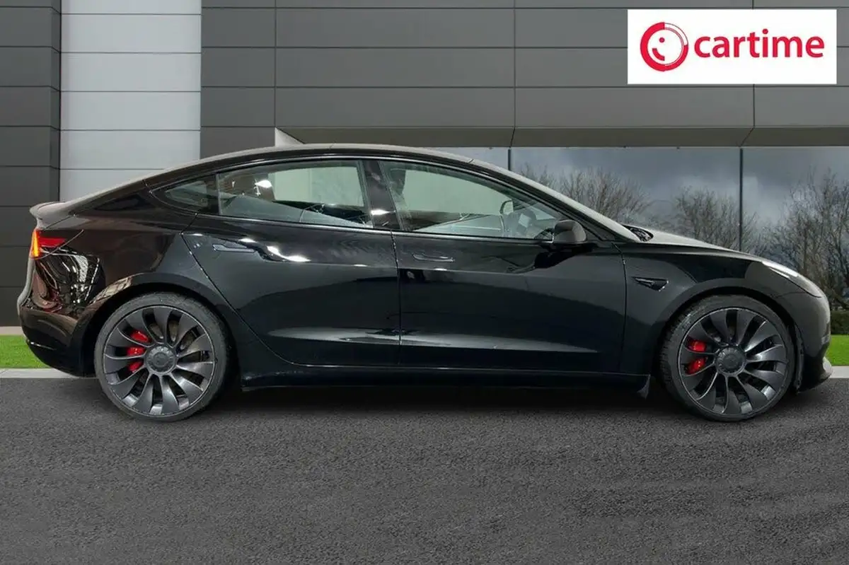 2021-tesla-model-3-e-performance-4x4-big-1