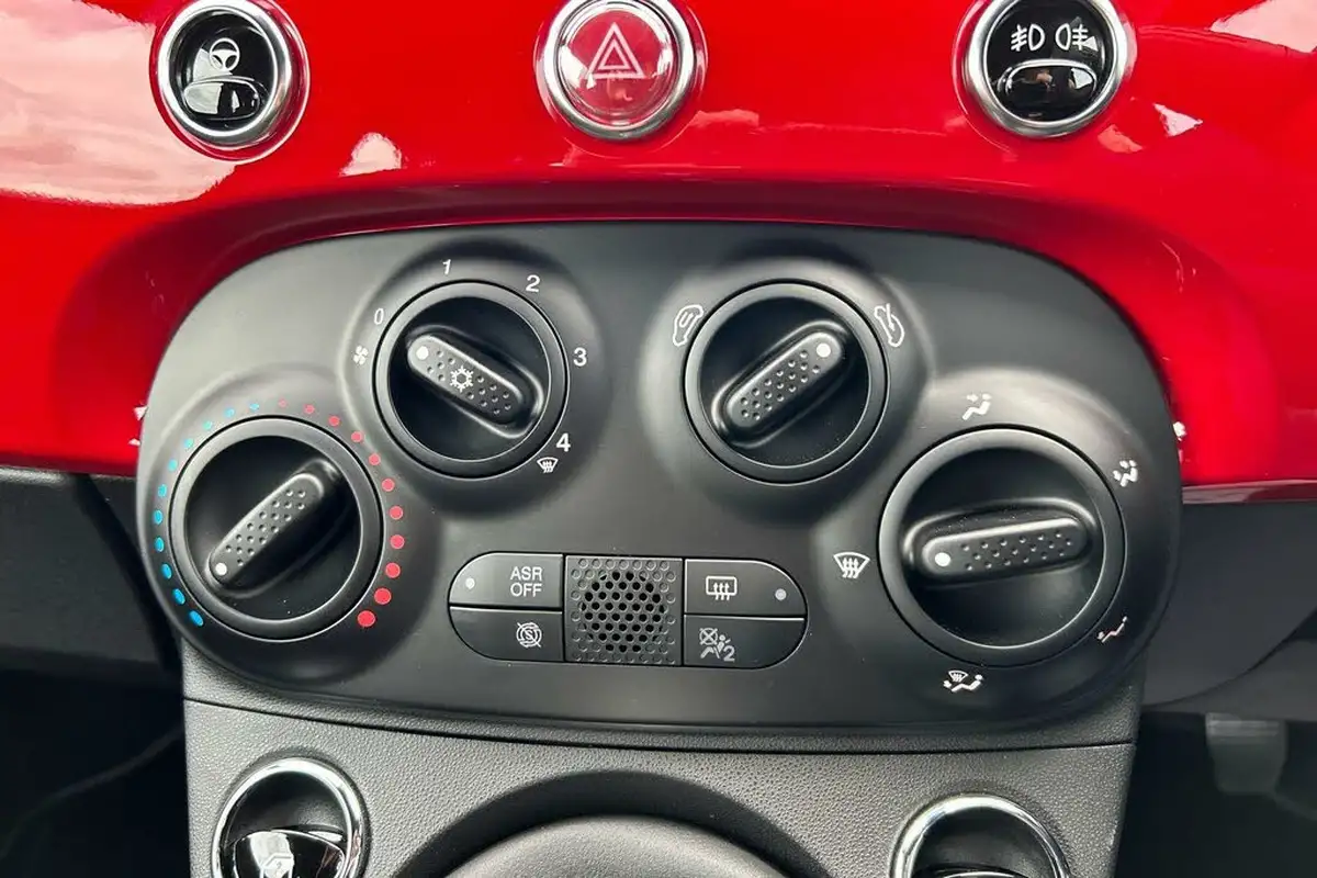 2023-fiat-500c-10-red-big-24