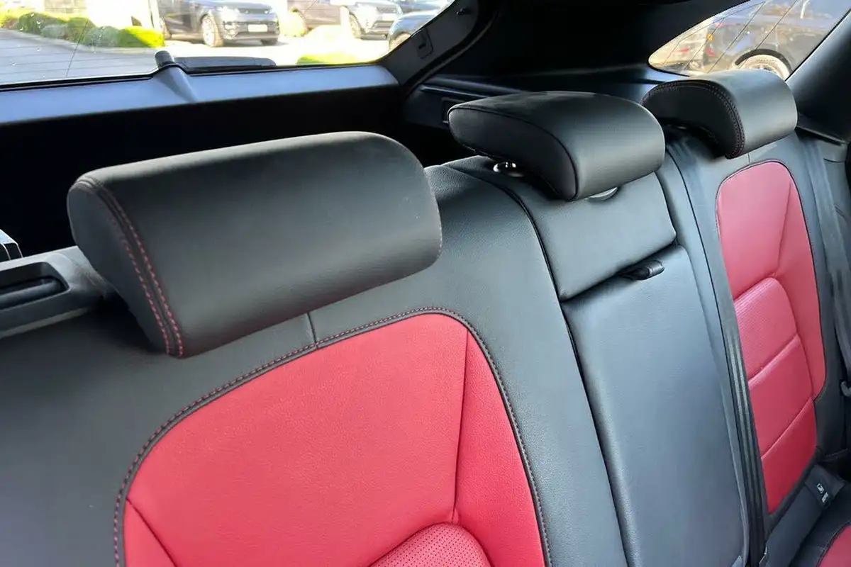 2019-jaguar-f-pace-20-i4d-chequered-flag-180ps-big-28