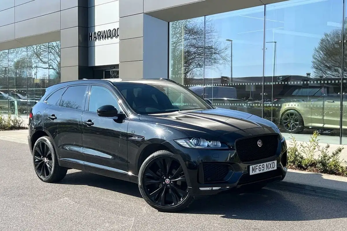 2019-jaguar-f-pace-20-i4d-chequered-flag-180ps-big-0