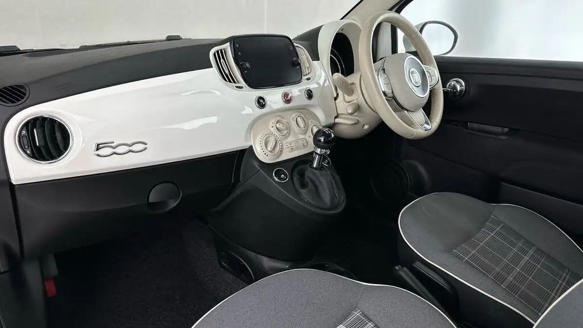2018-fiat-500-12-lounge-big-9