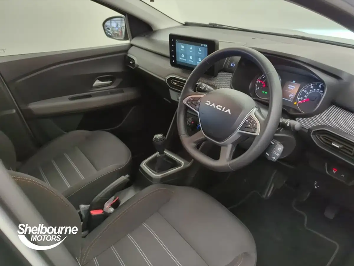 2023-renault-clio-10-tce-rs-line-big-7