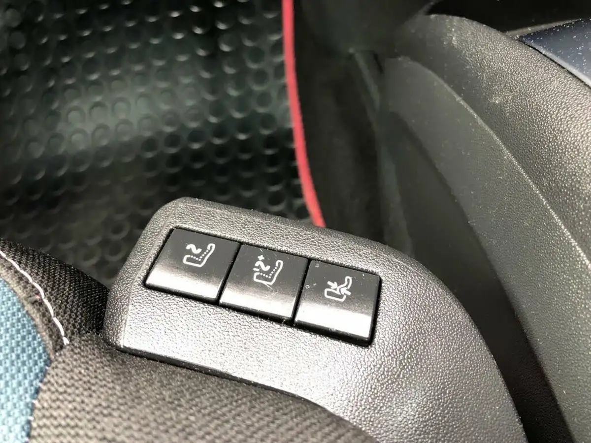 2019-citroen-grand-c4-spacetourer-15bluehdi-feel-big-36