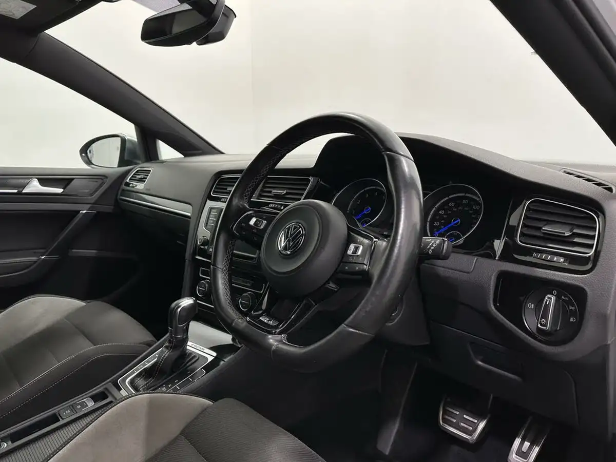 2016-volkswagen-golf-20-tsi-r-4x4-bmtss-estate-5d-dsg-big-8