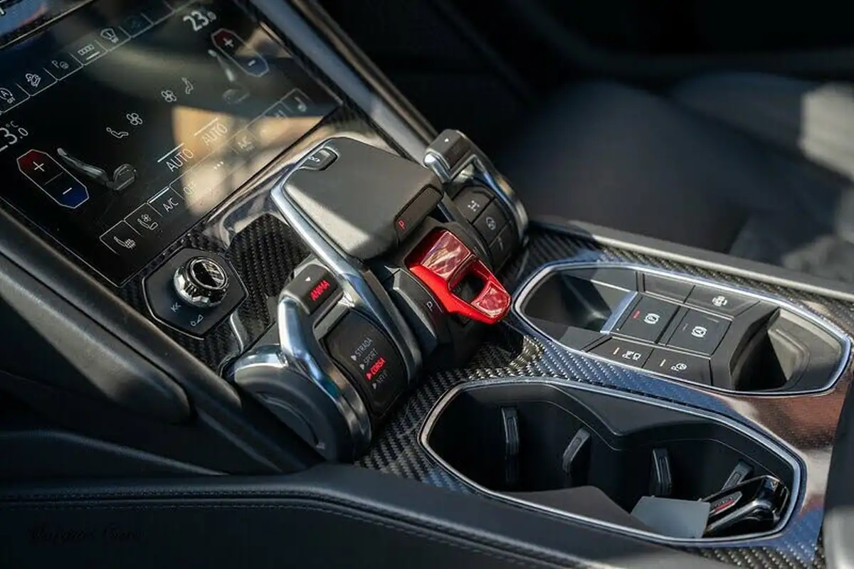 2021-lamborghini-urus-40-no-trim-big-54