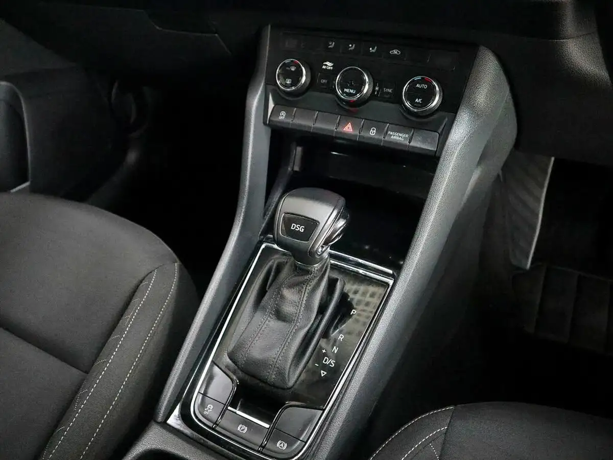 2020-skoda-karoq-15-tsi-se-dsg-big-27