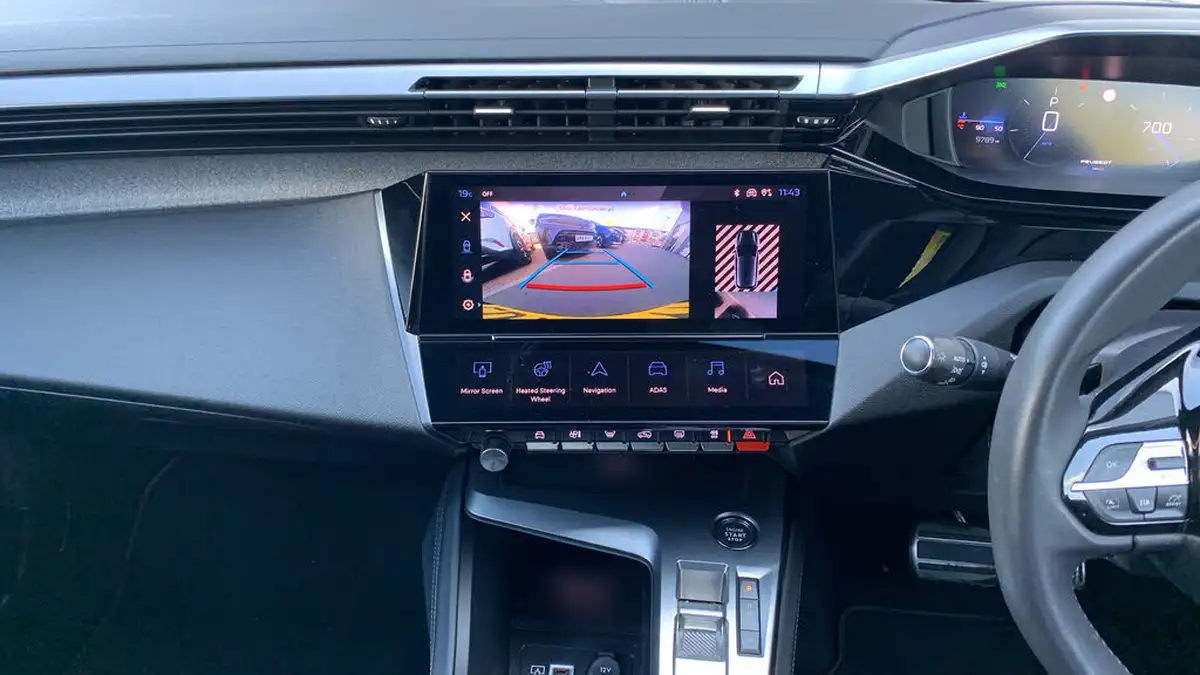 2022-peugeot-308-12-puretech-allure-premium-eat8-big-9