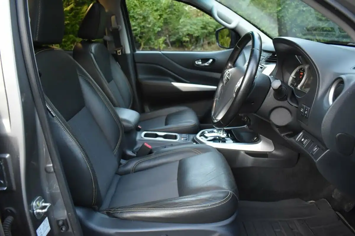 2020-nissan-navara-23dci-tt-n-guard-8-navileathersunroof-auto-big-5