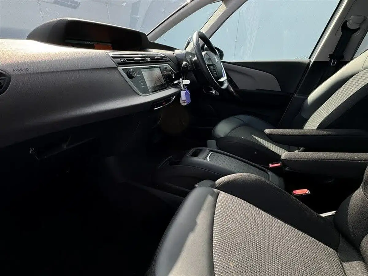 2022-citroen-grand-c4-spacetourer-12-puretech-shine-eat8-big-11
