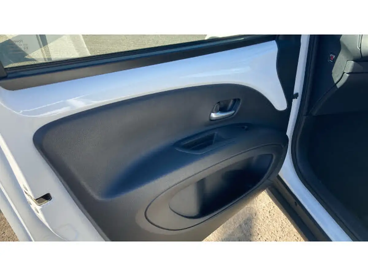 2023-toyota-aygo-x-10-vvt-i-edge-big-23