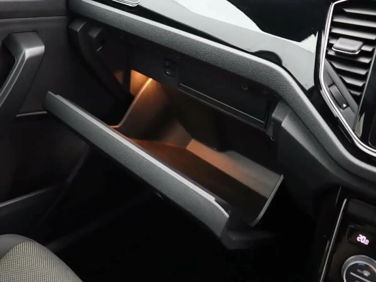 2021-volkswagen-t-roc-15-tsi-black-edition-big-34