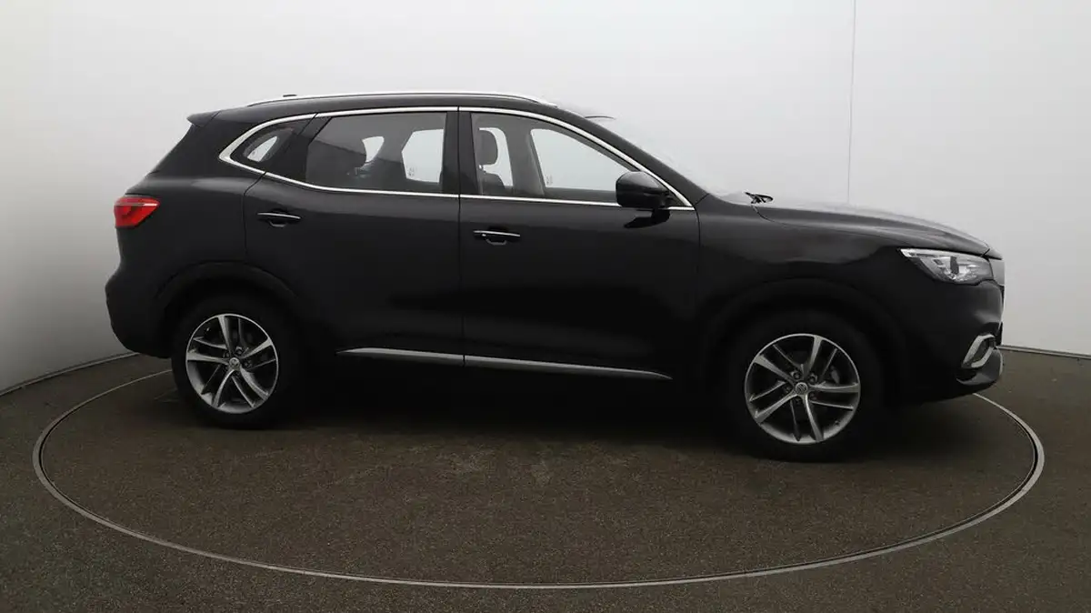 2022-mg-hs-15t-gdi-excite-162ps-big-38