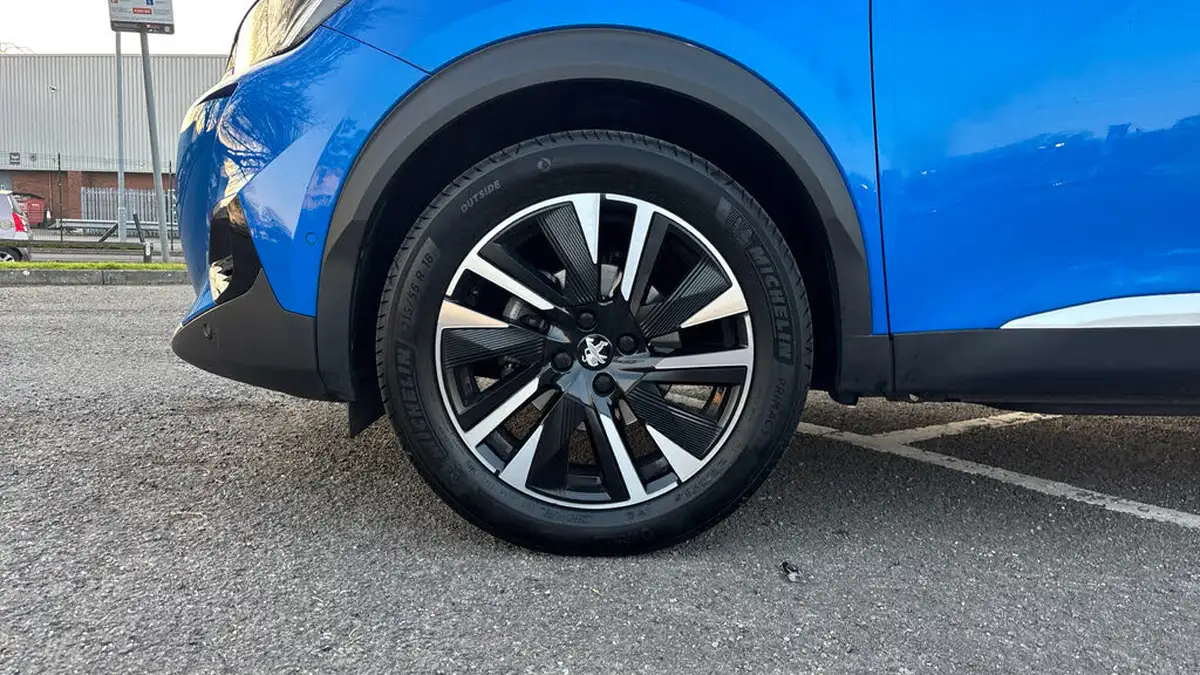 2021-peugeot-2008-suv-12-puretech-gt-premium-130bhp-eat8-big-13