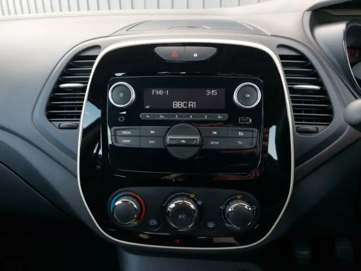 2018-renault-captur-09-tce-play-big-9