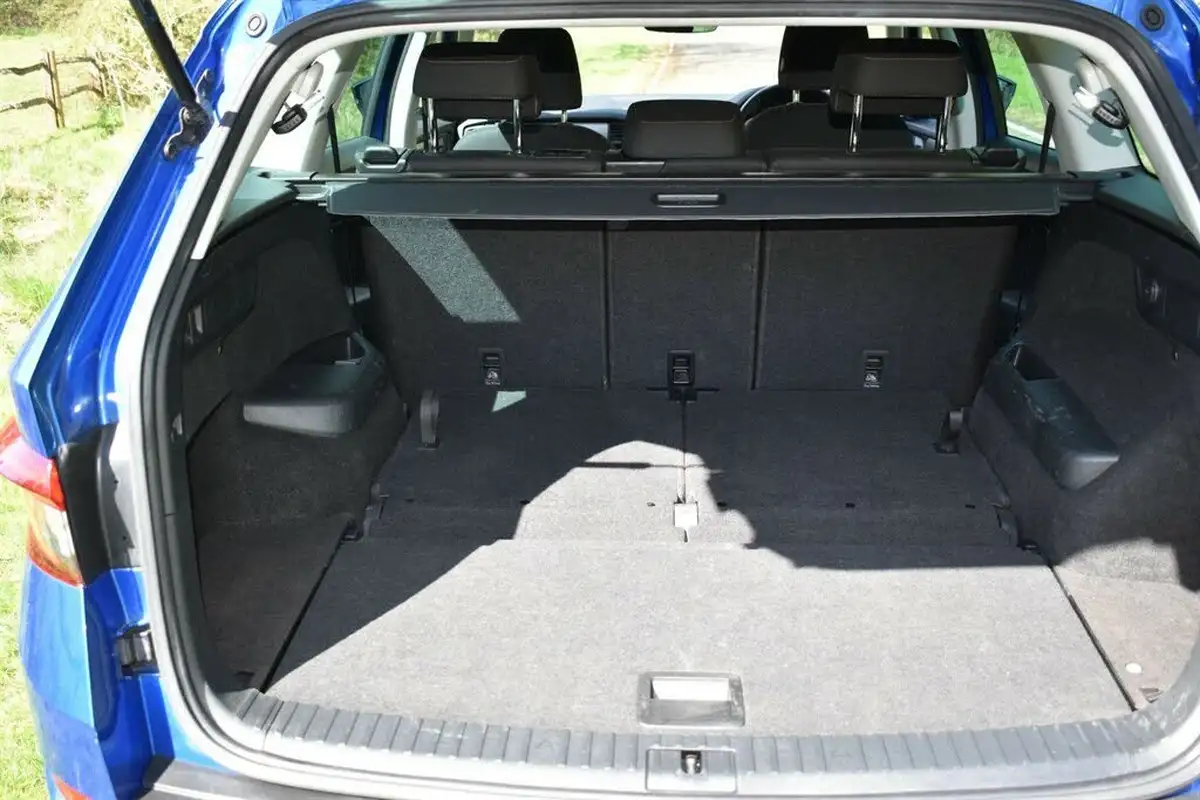 2021-skoda-kodiaq-15-tsi-se-drive-7-dsg-big-33