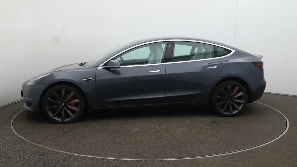 2020-tesla-model-3-e-performance-big-56
