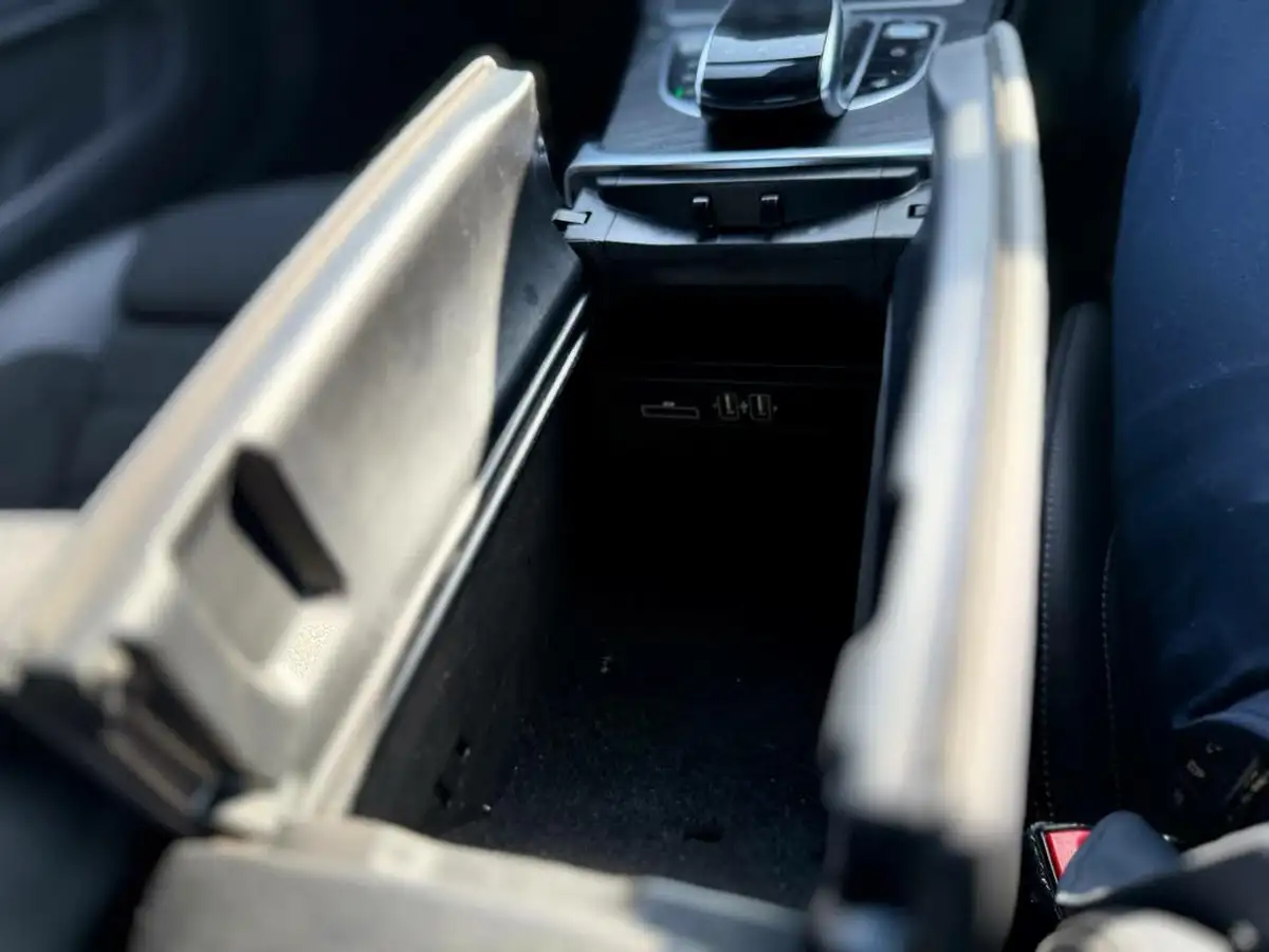 2019-mercedes-benz-c-class-20-c300-amg-line-premium-coupe-2d-big-43