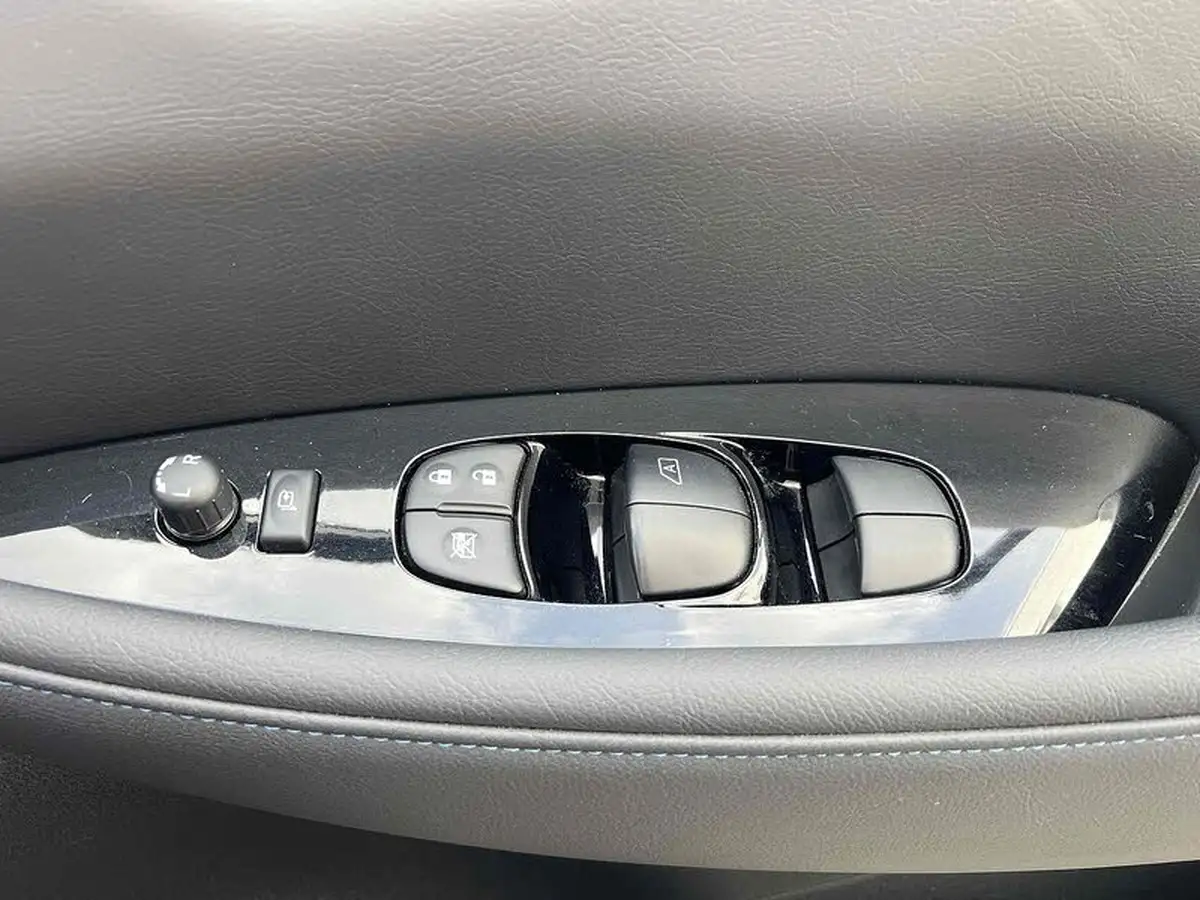 2021-nissan-leaf-e-tekna-big-22