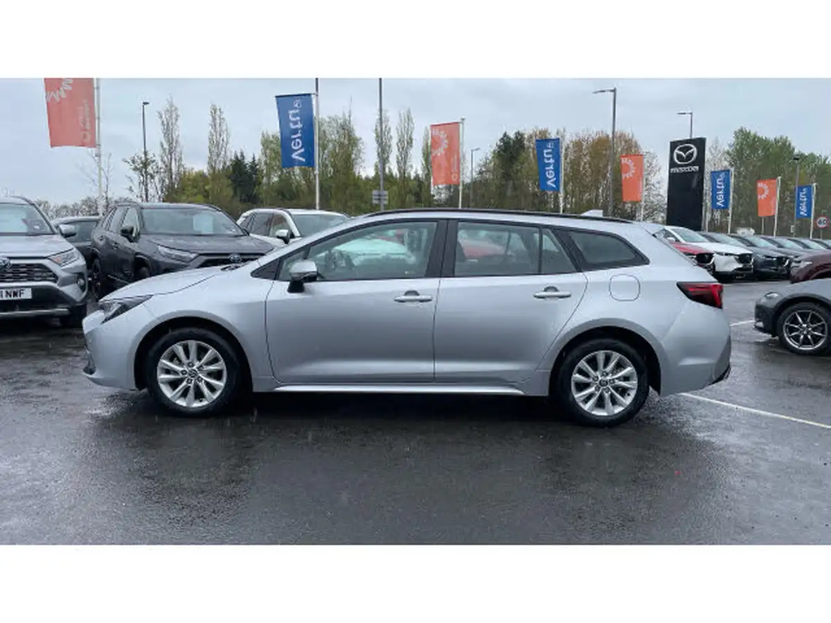 2024-toyota-corolla-18-vvt-i-icon-touring-sports-big-16