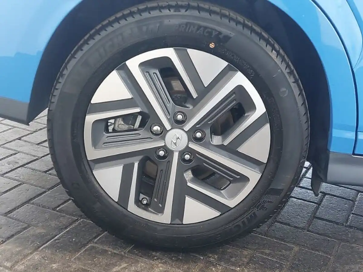 2022-hyundai-kona-e-premium-136ps-39kwh-big-11