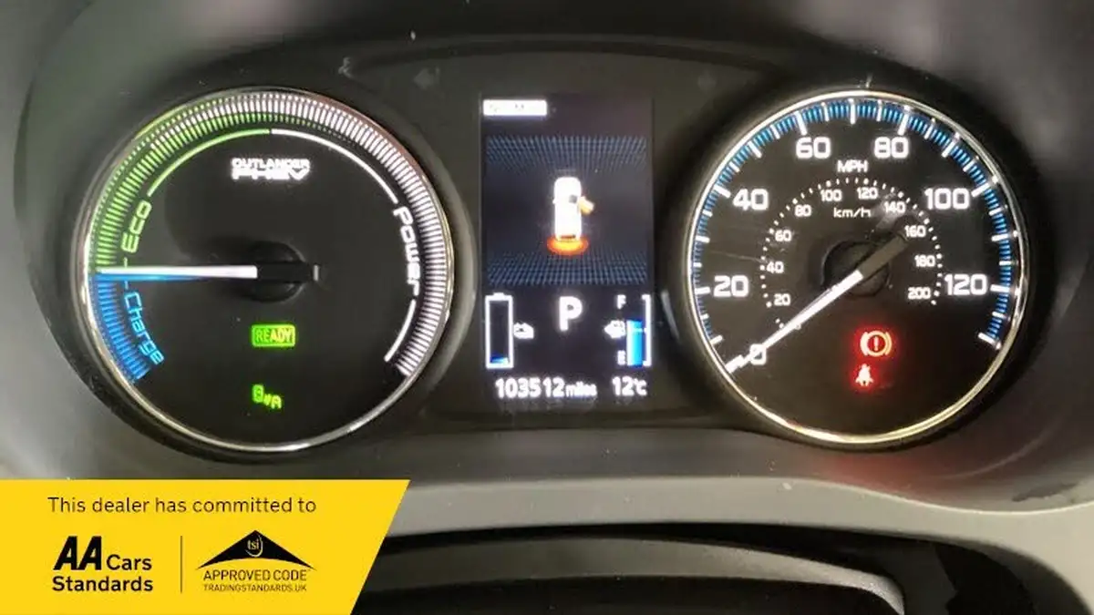 2017-mitsubishi-outlander-20-5h-phev-big-4