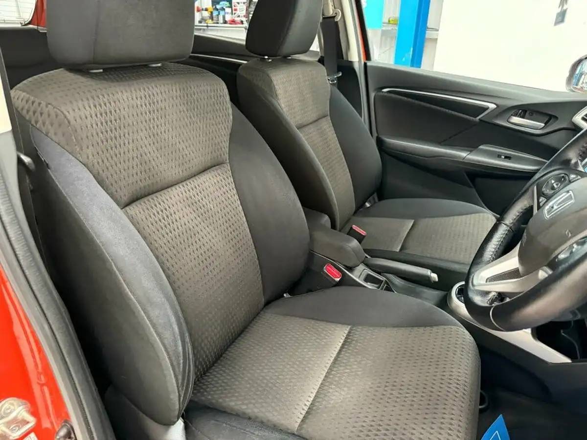 2018-honda-jazz-13-i-vtec-ex-cvt-big-16