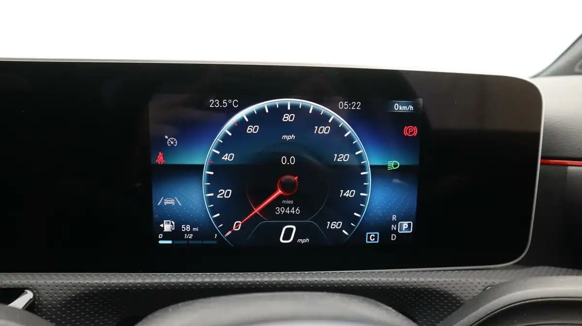 2021-mercedes-benz-a-class-20d-a220d-amg-line-executive-saloon-4d-big-10