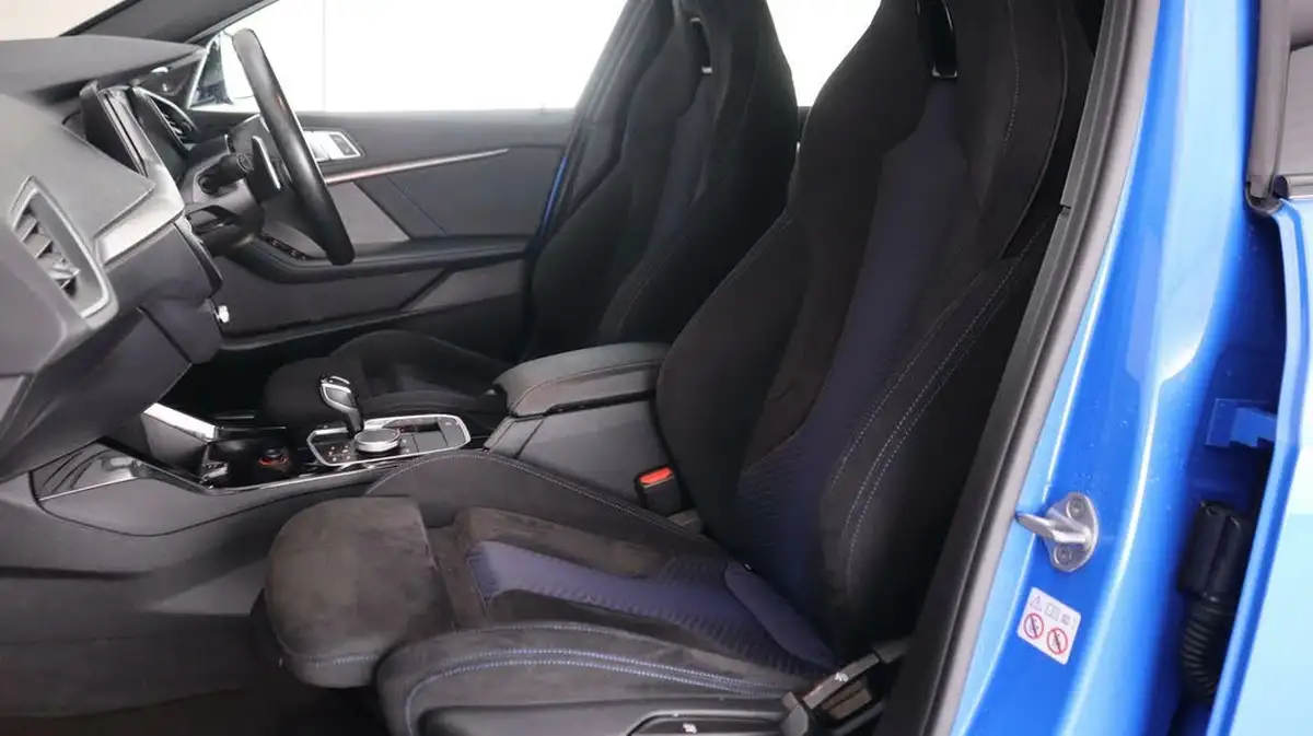 2021-bmw-1-series-20-m135i-xdrive-big-14