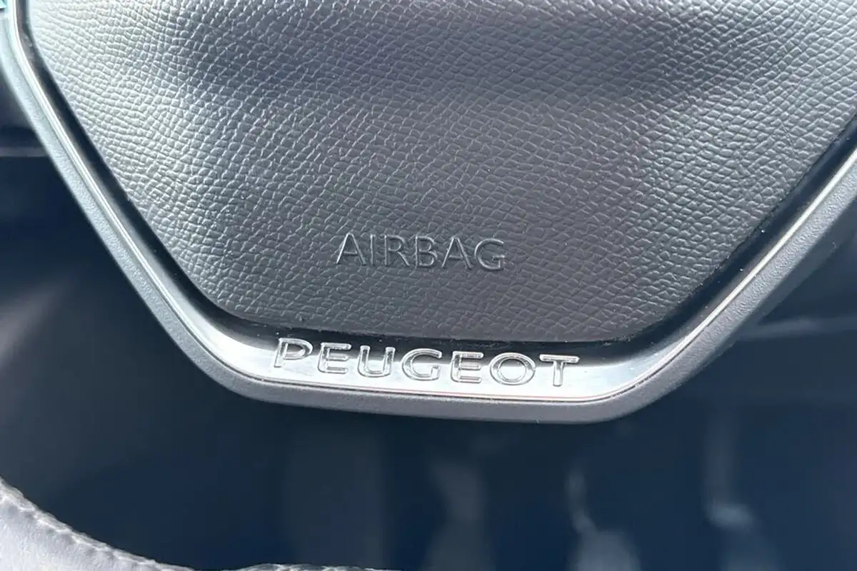 2021-peugeot-3008-suv-12-puretech-allure-premium-big-26
