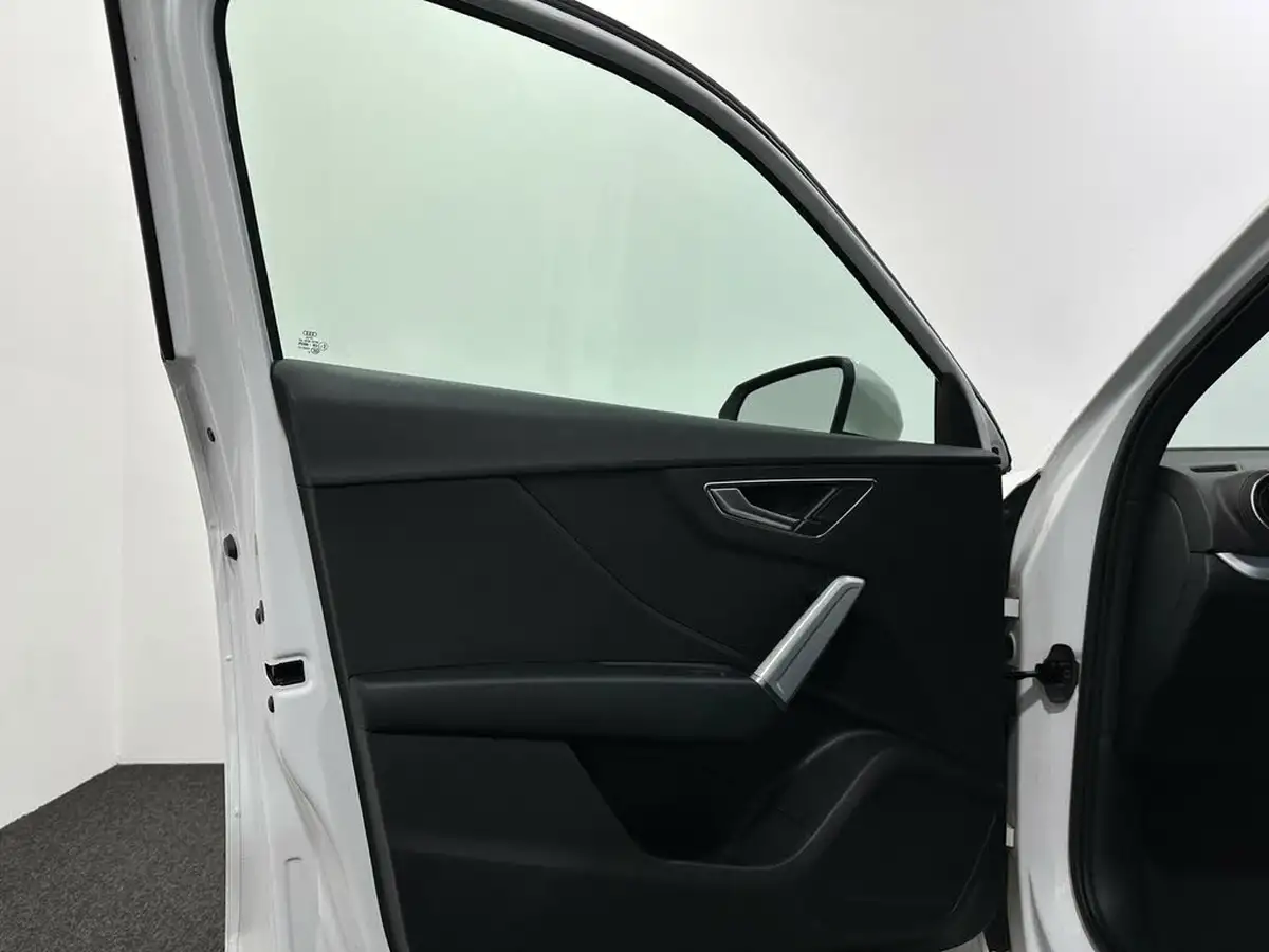 2019-audi-q2-10-30-tfsi-s-line-big-34