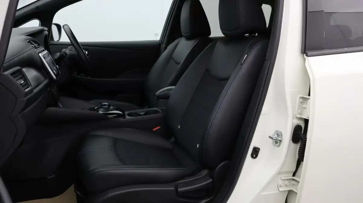 2021-nissan-leaf-e-n-connecta-big-13