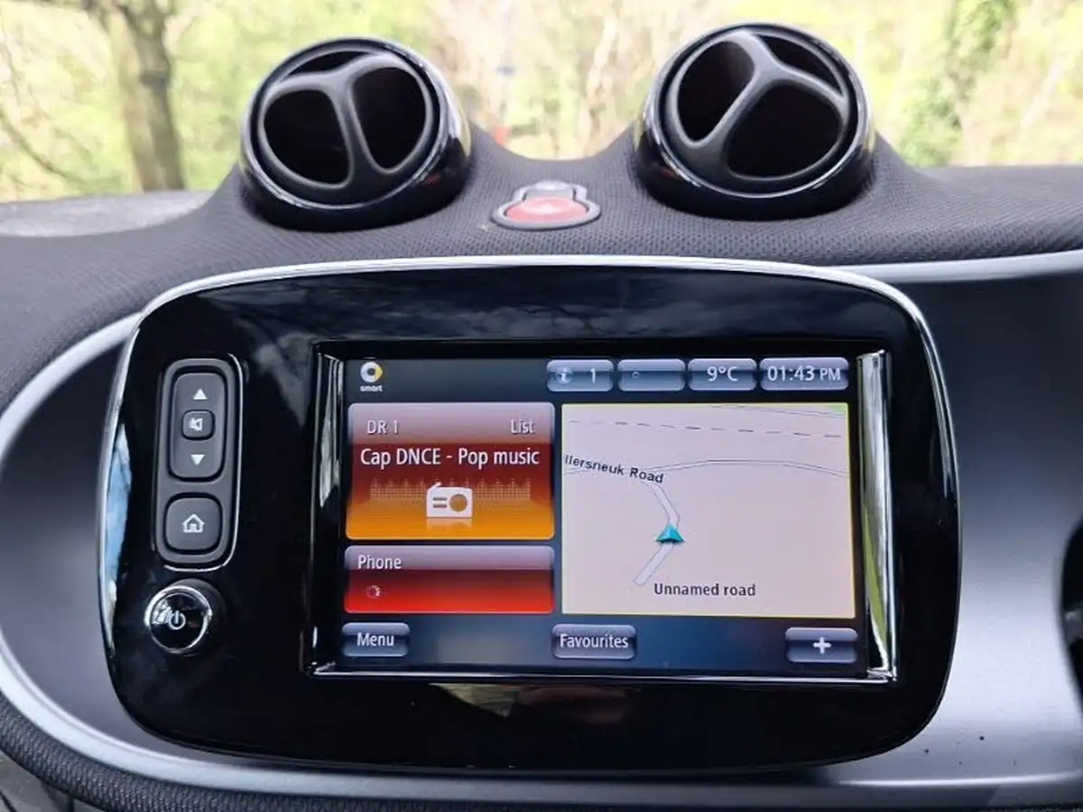 2020-smart-fortwo-eq-pulse-premium-coupe-big-16