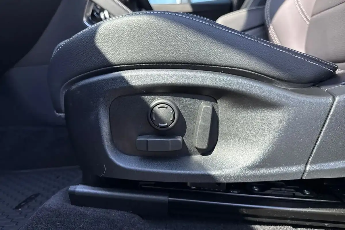 2024-jaguar-e-pace-20-d200-r-dynamic-se-black-big-43