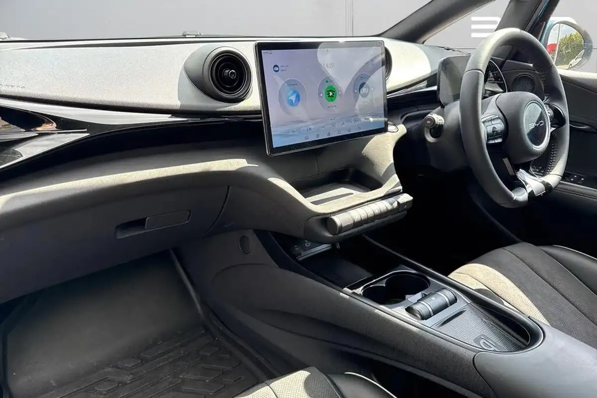 2025-byd-dolphin-e-design-big-7