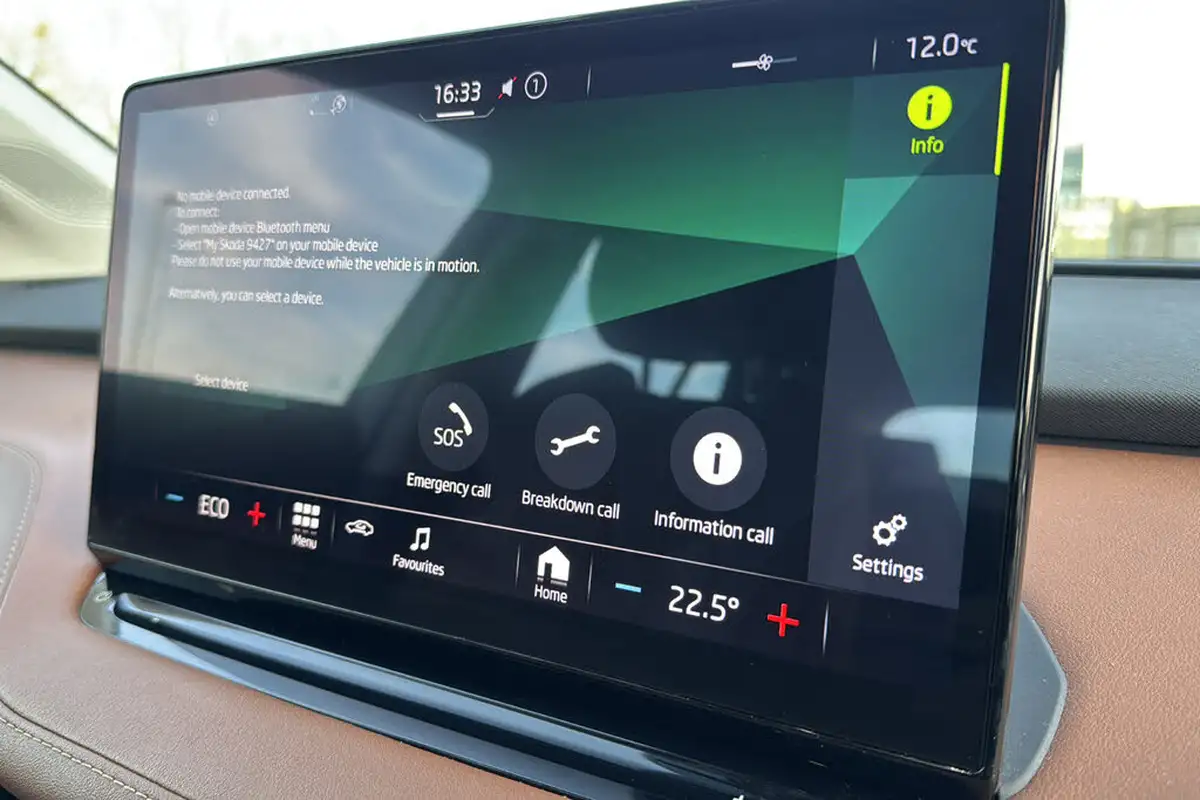 2022-skoda-enyaq-e-60-big-17