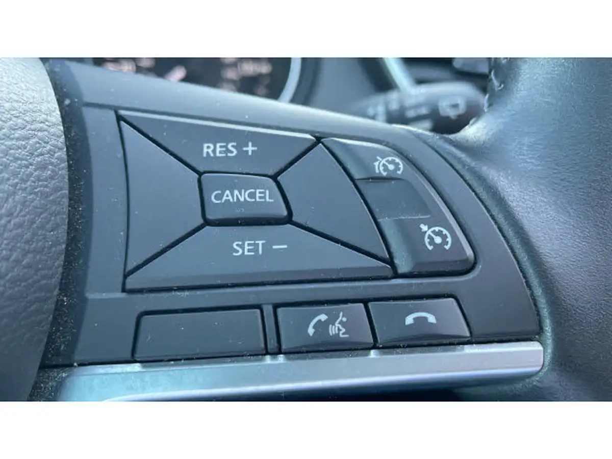 2017-nissan-qashqai-12-dig-t-tekna-big-23
