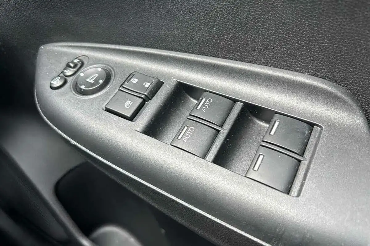 2017-honda-jazz-13-i-vtec-ex-cvt-big-22