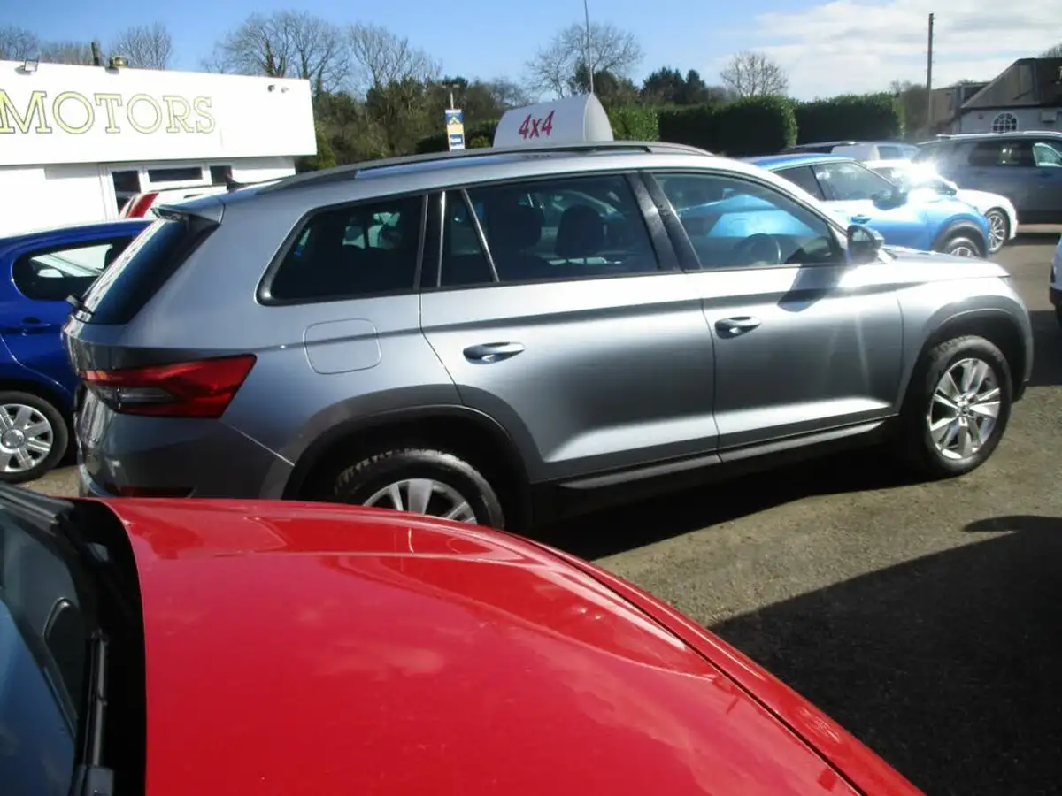 2018-skoda-kodiaq-20tdi-se-technology-4x4-5-seatsss-dsg-big-3