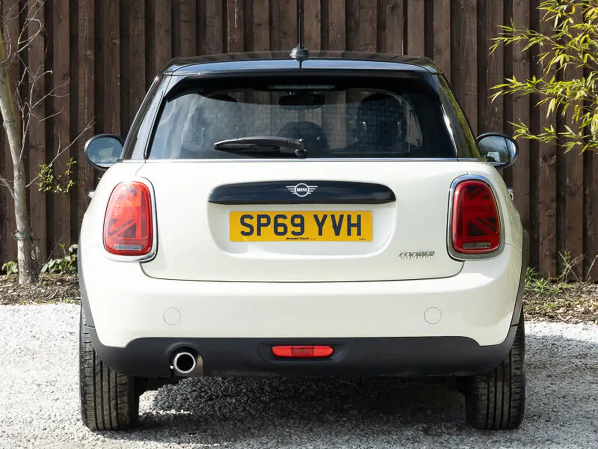 2019-mini-cooper-15-cooper-classic-hatchback-5d-big-18
