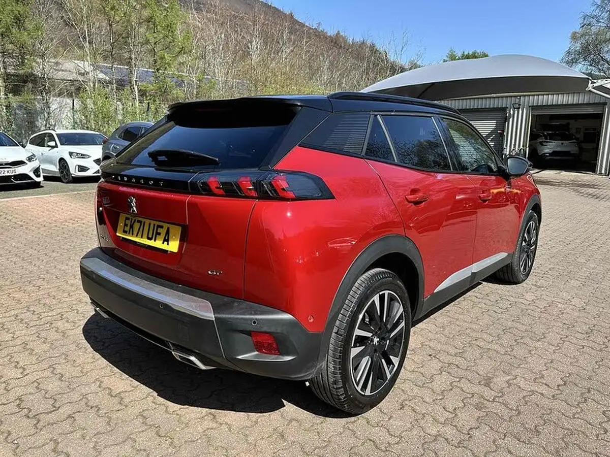 2022-peugeot-2008-suv-12-puretech-gt-premium-130bhp-big-10