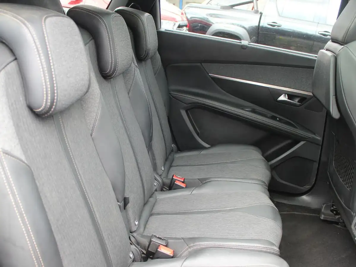 2019-peugeot-5008-suv-12-puretech-gt-line-premium-eat8-big-16