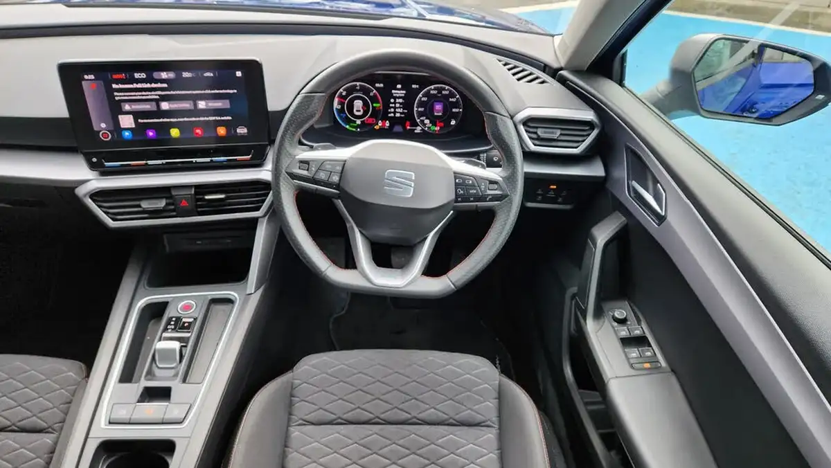 2021-seat-leon-14-e-hybrid-fr-hatchback-big-12
