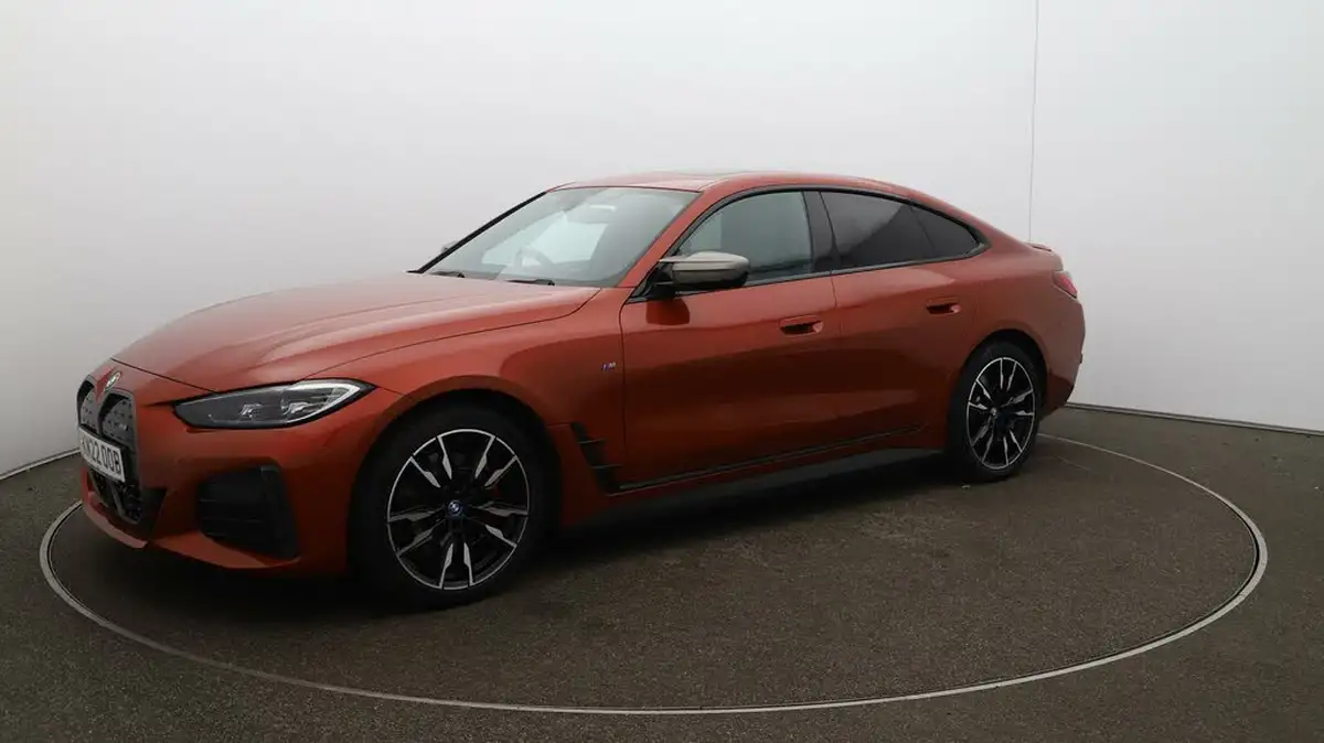 2022-bmw-i4-e-m50-big-64