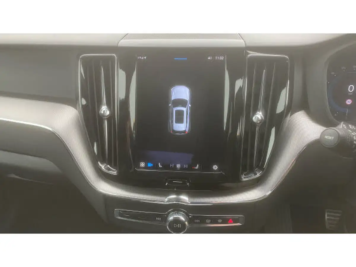 2021-volvo-xc60-20td-b4-r-design-awd-big-35